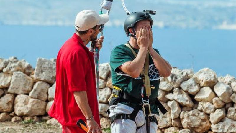 Cât costă un plin de benzină în Dubai. Magicianului Robert Tudor nu i-a venit să creadă cât a trebuit să plătească