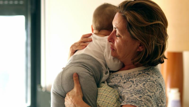 O femeie și-a spionat soacra în timp ce avea grijă de copil. Ce a descoperit aproape a dărâmat-o: „Rupem legăturile cu ea”