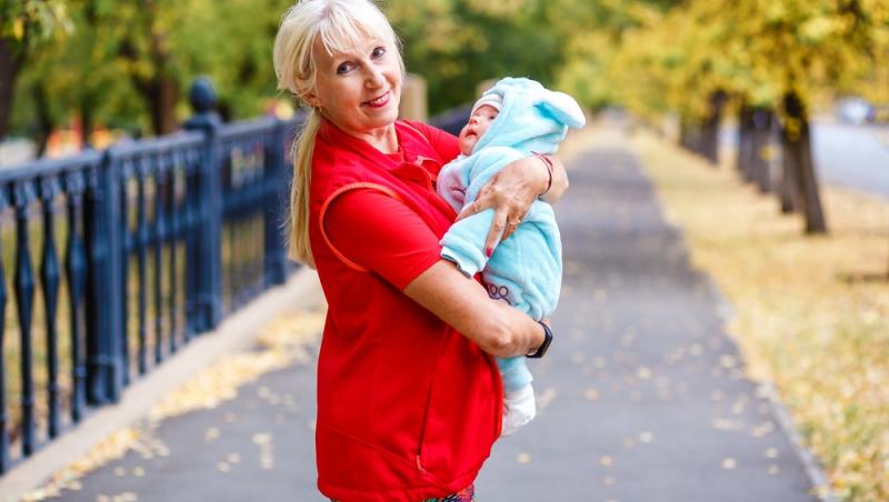 O femeie și-a spionat soacra în timp ce avea grijă de copil. Ce a descoperit aproape a dărâmat-o: „Rupem legăturile cu ea”