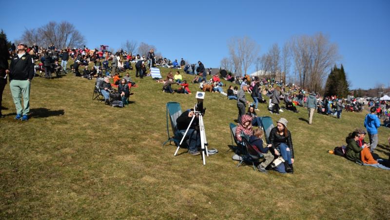 Lună Nouă în Pești are un impact major din punct de vedere astrologic. Vine la pachet cu un spectacol planetar inedit. Când au loc
