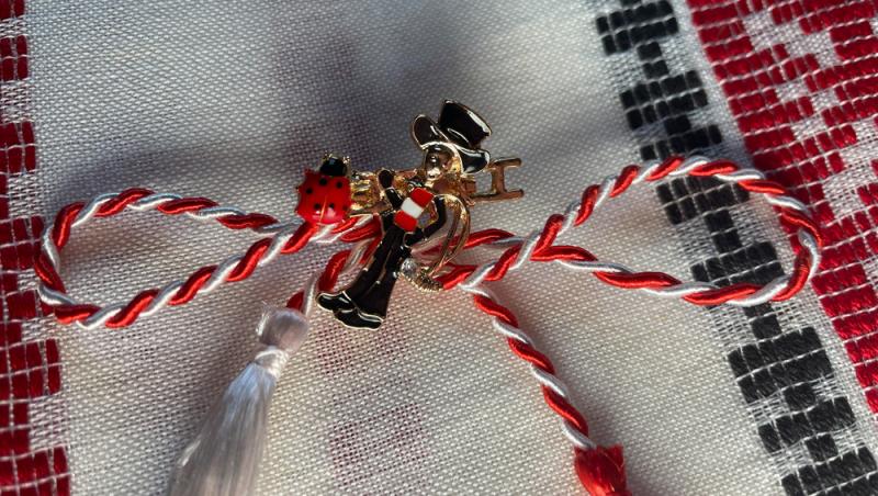 Mărțișorul devine un motiv de ceartă între părinți. Care este mesajul Ministerului Educației