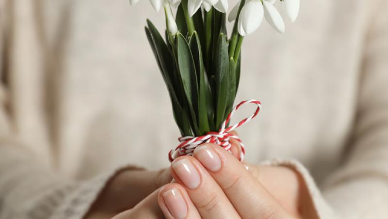 Mărțișorul devine un motiv de ceartă între părinți. Care este mesajul Ministerului Educației