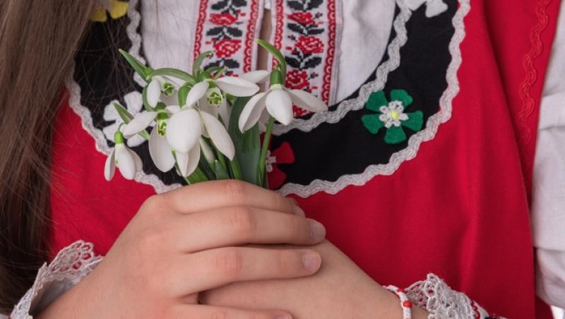 Mărțișorul devine un motiv de ceartă între părinți. Care este mesajul Ministerului Educației