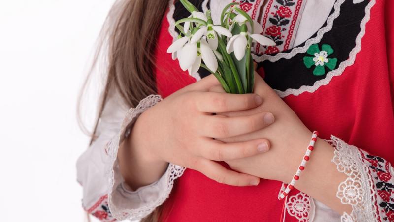 Mărțișorul devine un motiv de ceartă între părinți. Care este mesajul Ministerului Educației