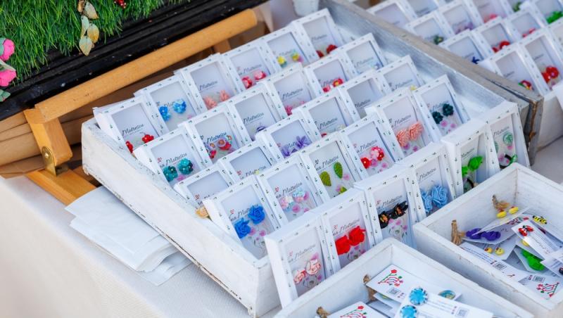 Mărțișorul devine un motiv de ceartă între părinți. Care este mesajul Ministerului Educației