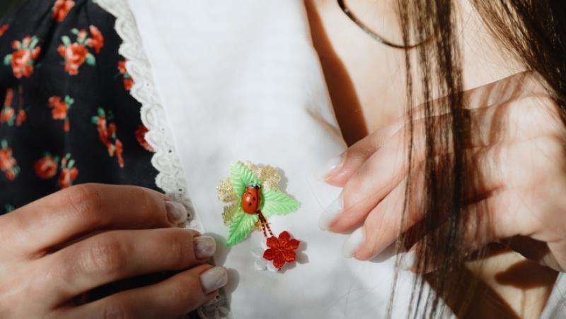 Mărțișorul devine un motiv de ceartă între părinți. Care este mesajul Ministerului Educației