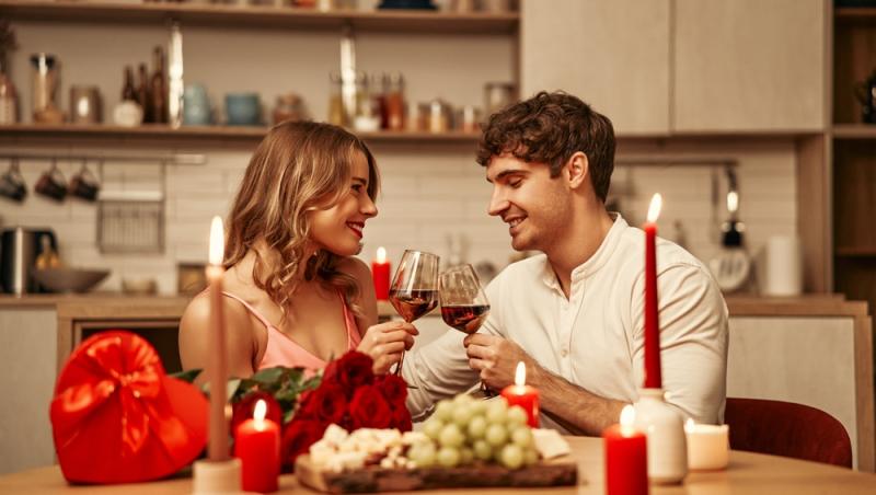 Ziua îndrăgostiților, profitabilă pentru escroci. Cum sunt păcăliți oamenii printr-o metodă simplă