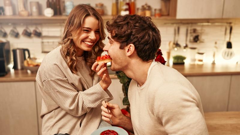 Ziua îndrăgostiților, profitabilă pentru escroci. Cum sunt păcăliți oamenii printr-o metodă simplă