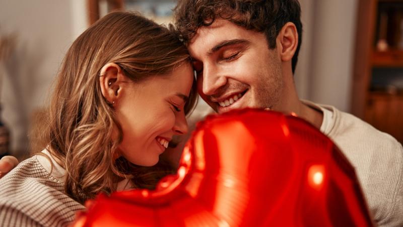 Ziua îndrăgostiților, profitabilă pentru escroci. Cum sunt păcăliți oamenii printr-o metodă simplă