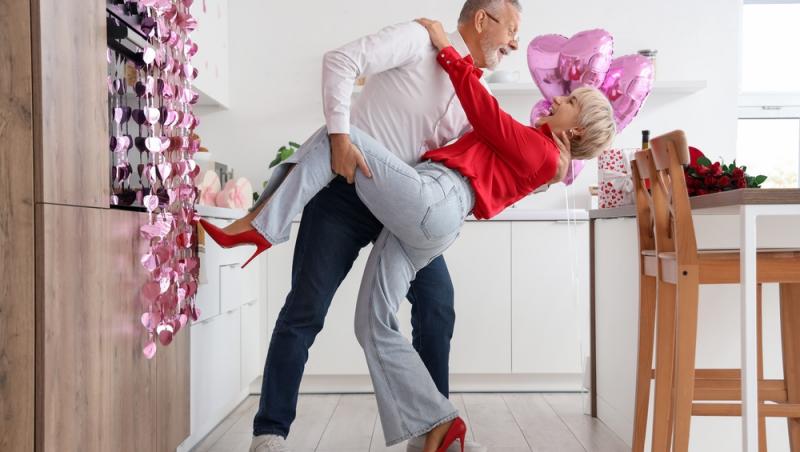 Ziua îndrăgostiților, profitabilă pentru escroci. Cum sunt păcăliți oamenii printr-o metodă simplă