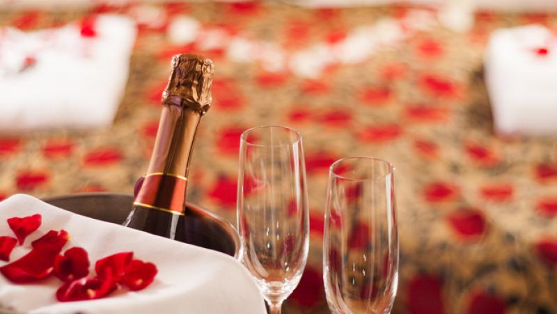 Ziua îndrăgostiților, profitabilă pentru escroci. Cum sunt păcăliți oamenii printr-o metodă simplă