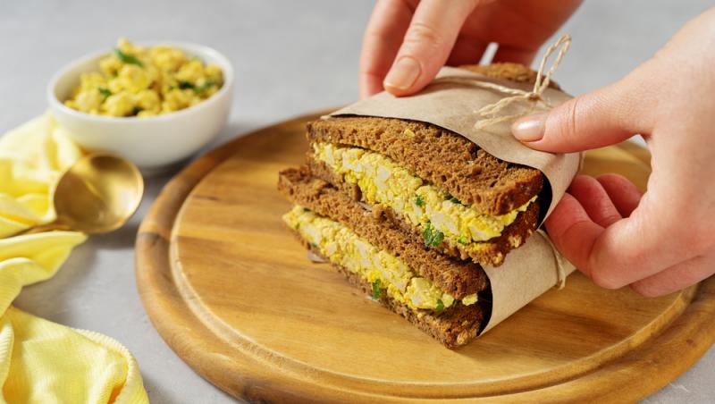 Rețetă de salată plină de proteine. Ce ingredient simplu nu trebuie să lipsească