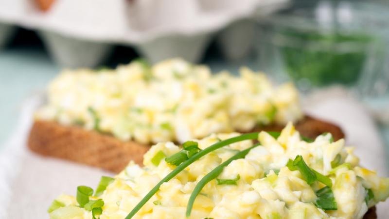 Rețetă de salată plină de proteine. Ce ingredient simplu nu trebuie să lipsească