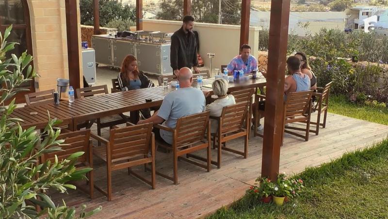 Cât de tare le lipsesc concurenților Power Couple telefoanele mobile. Magicianul Robert Tudor: „E ca la pușcărie aici..”