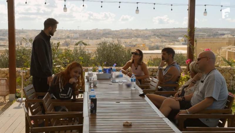 Cât de tare le lipsesc concurenților Power Couple telefoanele mobile. Magicianul Robert Tudor: „E ca la pușcărie aici..”