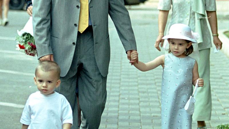 Mesajul emoționant al Kirei Hagi pentru tatăl său. Gică Hagi împlineşte 60 de ani. Cum a fost sărbătorit