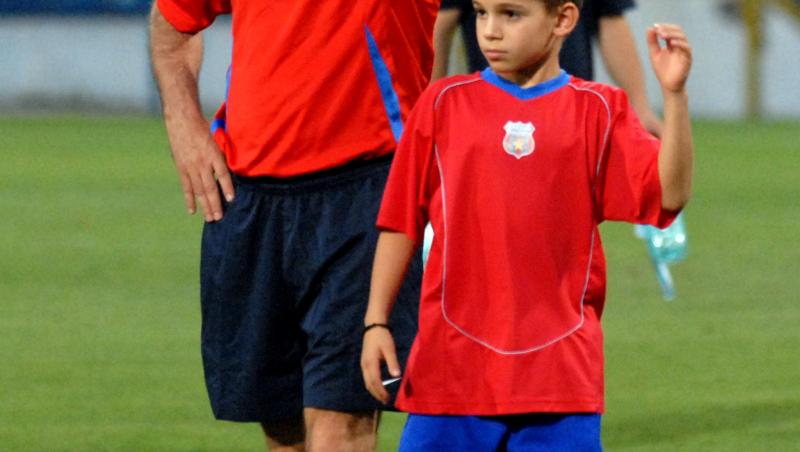 Mesajul emoționant al Kirei Hagi pentru tatăl său. Gică Hagi împlineşte 60 de ani. Cum a fost sărbătorit