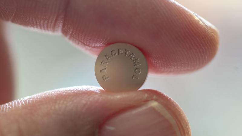 O nouă provocare de pe TikTok bagă elevii în spitale. Ce este „Paracetamol challenge”. Poate duce la deces