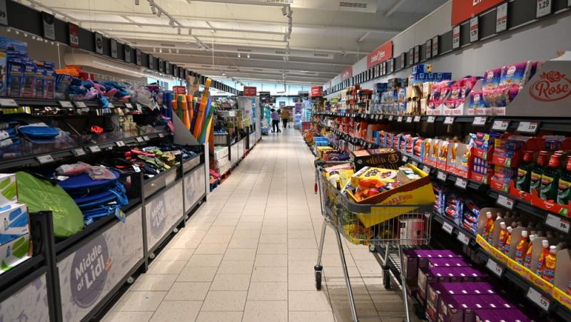 Alertă alimentară! Produse retrase de la rafturi dintr-un supermarket popular printre români. Pot provoca leziuni la nivelul gurii