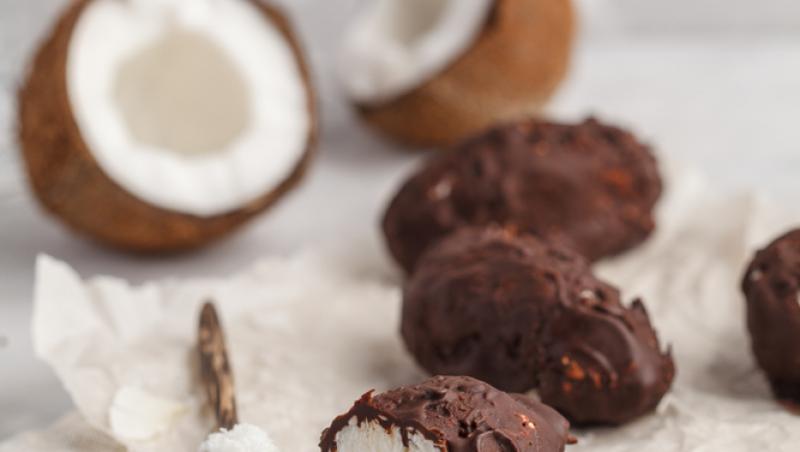 Bounty de casă. Rețetă cu doar patru ingrediente pentru un desert deosebit