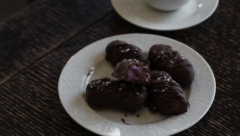 Bounty de casă. Rețetă cu doar patru ingrediente pentru un desert deosebit