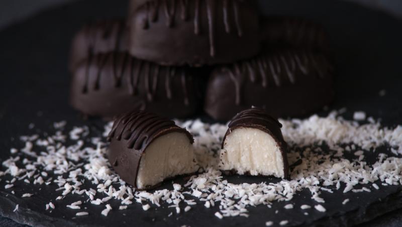 Bounty de casă. Rețetă cu doar patru ingrediente pentru un desert deosebit