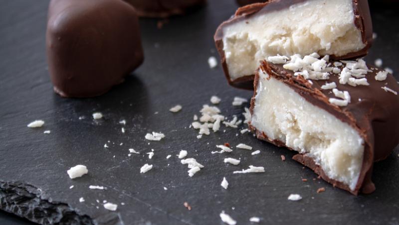 Bounty de casă. Rețetă cu doar patru ingrediente pentru un desert deosebit