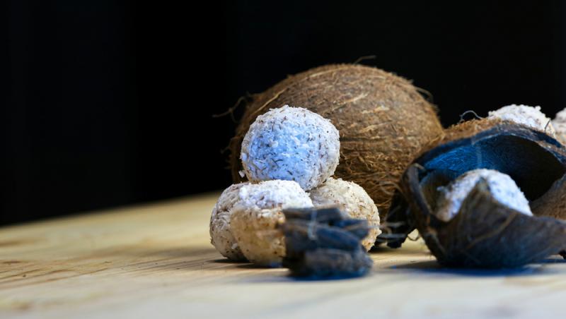 Bounty de casă. Rețetă cu doar patru ingrediente pentru un desert deosebit