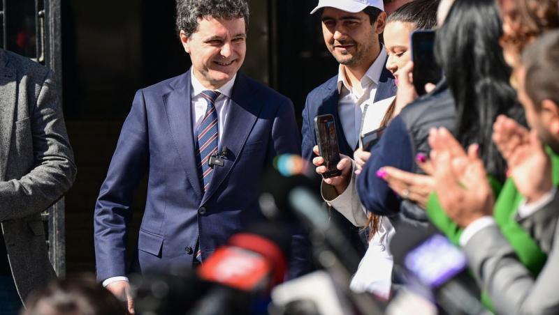 Ce nume extrem de rare și deosebite poartă copiii lui Nicușor Dan. Cum a decis să îi numească astfel