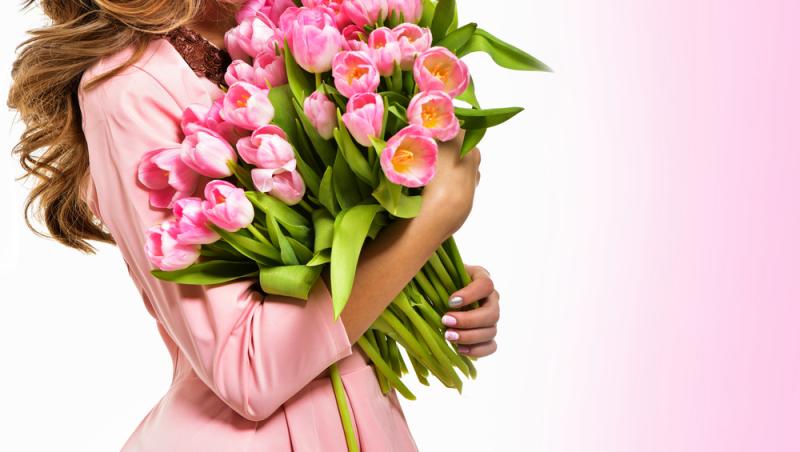 1001 lalele pentru iubita sa de Ziua Femeii. Cât a plătit românul pentru gestul extravagant