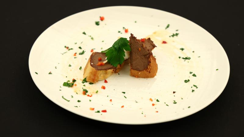 Chefi la cuțite, sezonul 15, 10 martie 2025. Cine a câștigat prima amuletă și ce concurenți i-au impresionat pe jurați