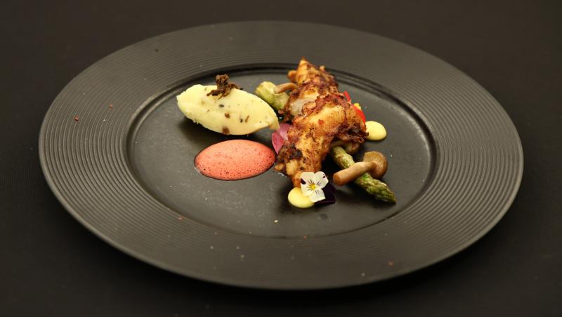 Chefi la cuțite, sezonul 15, 10 martie 2025. Cine a câștigat prima amuletă și ce concurenți i-au impresionat pe jurați