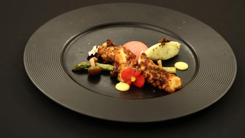 Chefi la cuțite, sezonul 15, 10 martie 2025. Cine a câștigat prima amuletă și ce concurenți i-au impresionat pe jurați