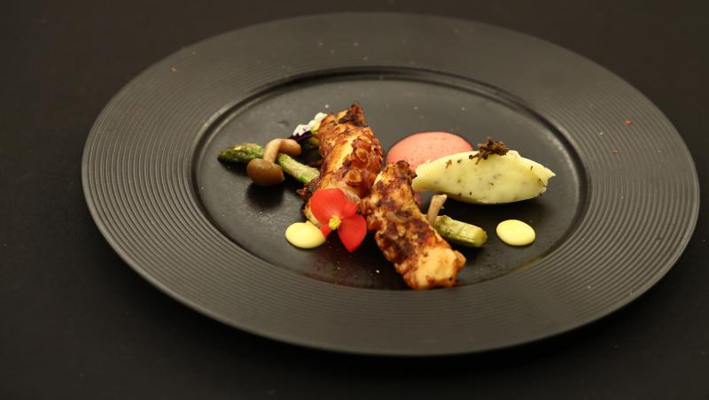 Chefi la cuțite, sezonul 15, 10 martie 2025. Cine a câștigat prima amuletă și ce concurenți i-au impresionat pe jurați