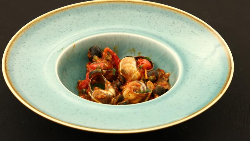 Chefi la cuțite, sezonul 15, 10 martie 2025. Cine a câștigat prima amuletă și ce concurenți i-au impresionat pe jurați