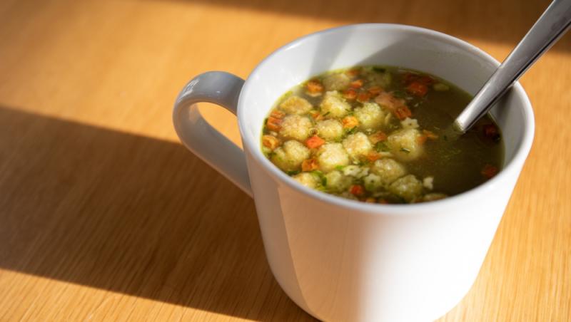 Ce conține supa instant de post. Mulți români nu citesc eticheta și se lasă păcăliți