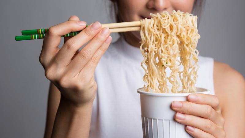 Ce conține supa instant de post. Mulți români nu citesc eticheta și se lasă păcăliți