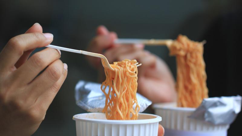 Ce conține supa instant de post. Mulți români nu citesc eticheta și se lasă păcăliți