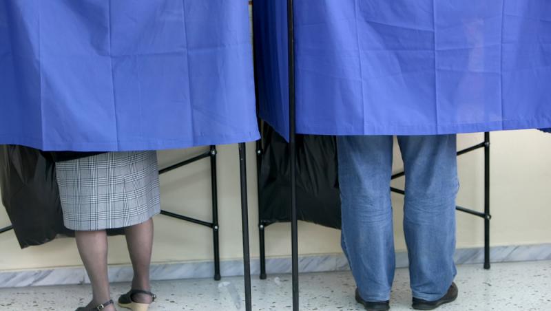 Ce condiții trebuie să îndeplinească românii din diaspora care vor să voteze la alegerile din mai. Cum se face înscrierea