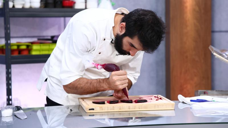 Chefi la cuțite, sezonul 15, 12 martie 2025. Cine a câștigat a treia amuletă. Ce concurenți i-au impresionat pe jurați