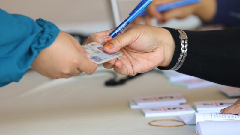 Schimbări importante pentru români! Copiii sub 14 ani vor avea cărți de identitate electronice. Cum arată și când se vor emite