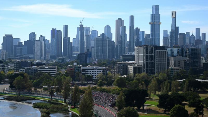 Vezi acum calificările din Formula 1™ pentru Marele Premiu din Australia. Bătălia pentru primul pole din acest sezon este LIVE