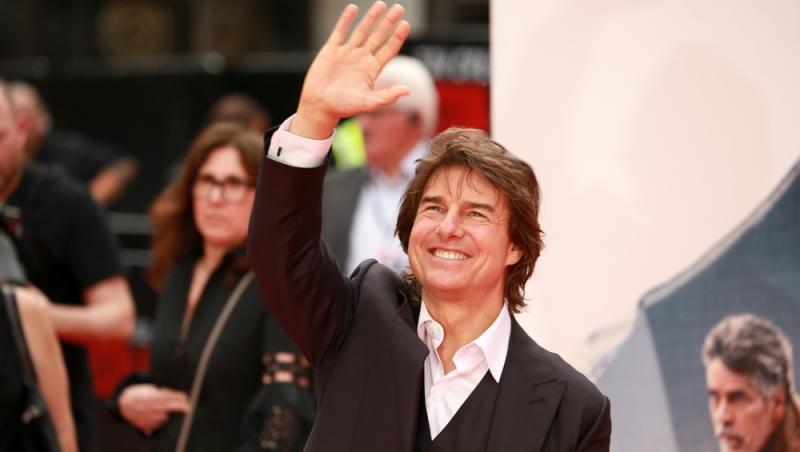 Tom Cruise, surprins cu una din cele mai frumoase femei din lume. Ce se zvonește despre ei