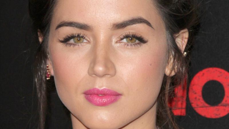 Tom Cruise, surprins cu una din cele mai frumoase femei din lume. Ce se zvonește despre ei