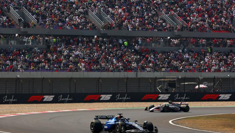 Vezi acum calificările din Formula 1™ pentru Marele Premiu al Chinei. Bătălia pentru pole este LIVE în AntenaPLAY și pe Antena3CNN