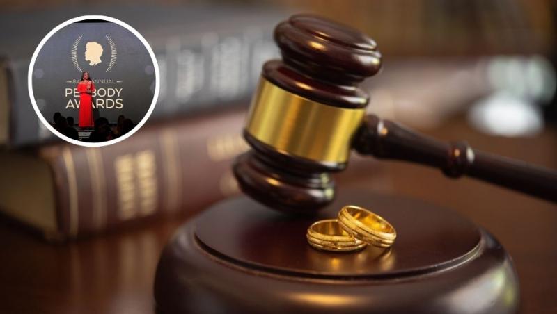 colaj ciocănel de judecător lângă două verighete și quinta brunson primind un premiu