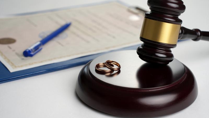 Divorț la Hollywood. O cunoscută actriță, scenaristă și producătoare a anunțat spararea de soț