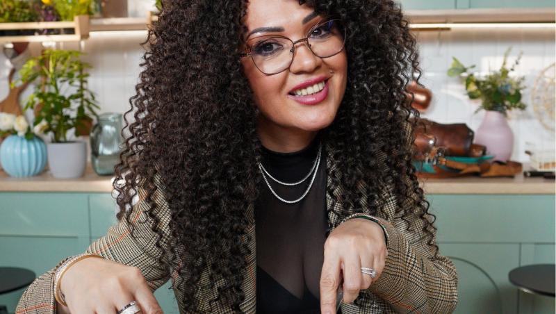 Hello Chef sezon 9, 22 martie 2025. Rețeta Roxanei Blenche pentru Pomana Porcului cu mămăliguță. Ce verdict a dat Minodora