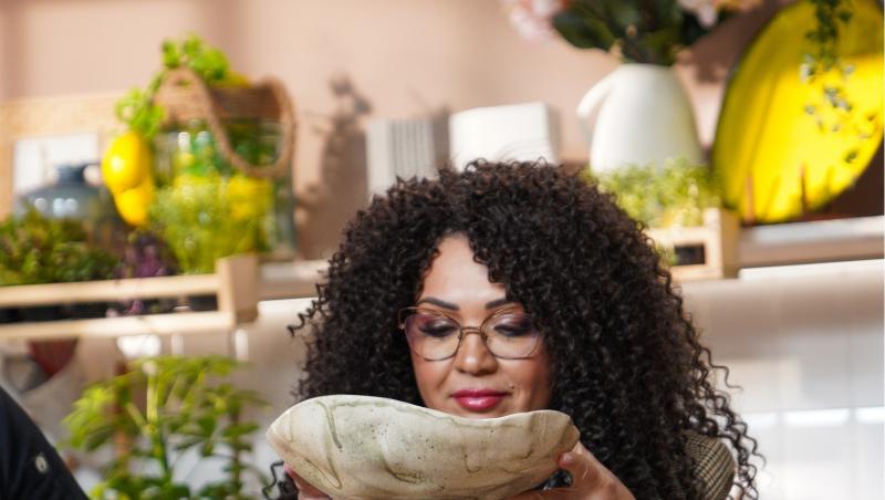 Hello Chef sezon 9, 22 martie 2025. Rețeta Roxanei Blenche pentru Pomana Porcului cu mămăliguță. Ce verdict a dat Minodora