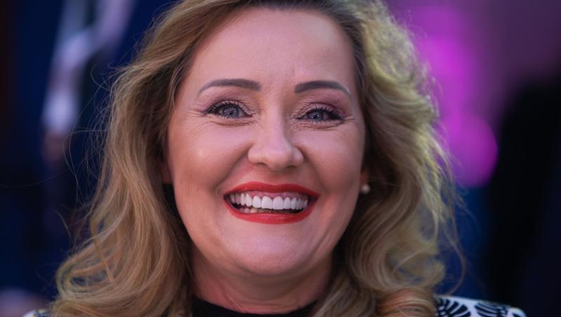 Cât costă cea mai scumpă rochie din garderoba Elenei Lasconi. Cea mai ieftină nu depășește 40 de lei